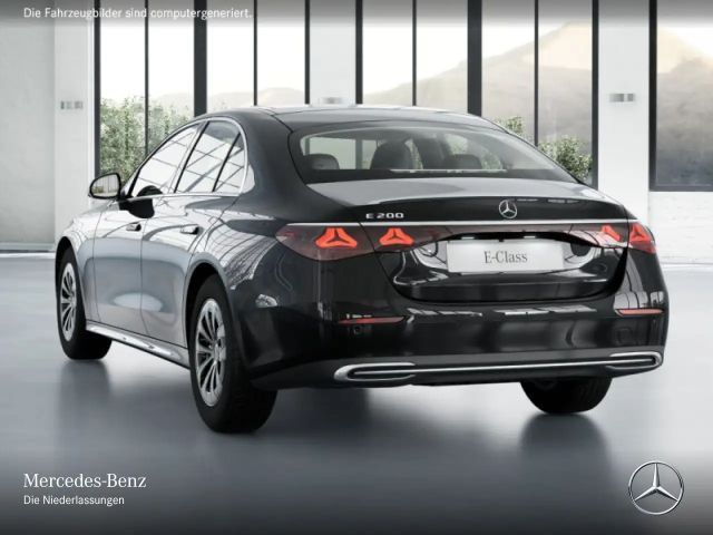 Mercedes-Benz E 200 AVANTGARDE Sedan