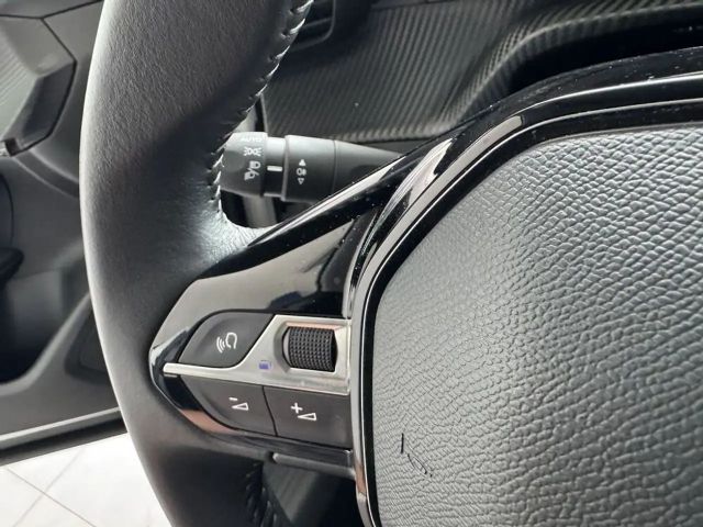 Peugeot E-2008 Allure Pack