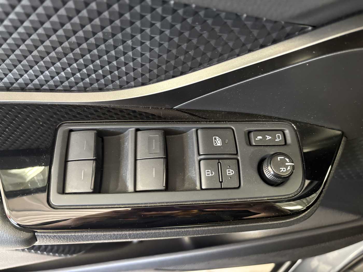 Toyota C-HR 5-deurs Bi-Tone Team D