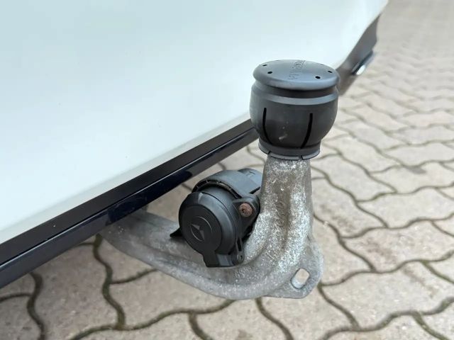 Mercedes-Benz A 250 A 250 e AMG Line