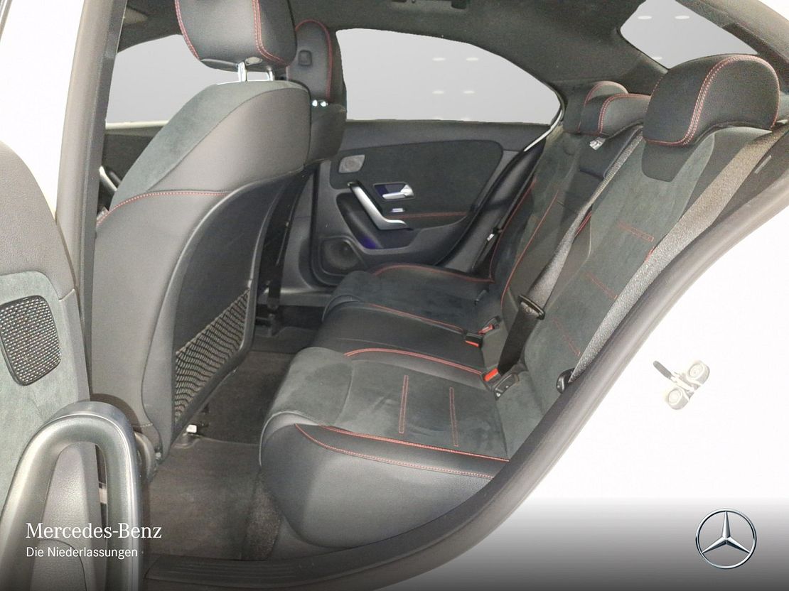 Mercedes-Benz A 250 4MATIC AMG Line