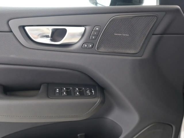 Volvo XC60 AWD Dark Plus