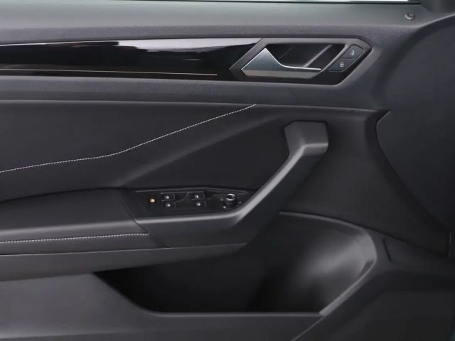 Volkswagen T-Roc 1.5 TSI DSG R-Line