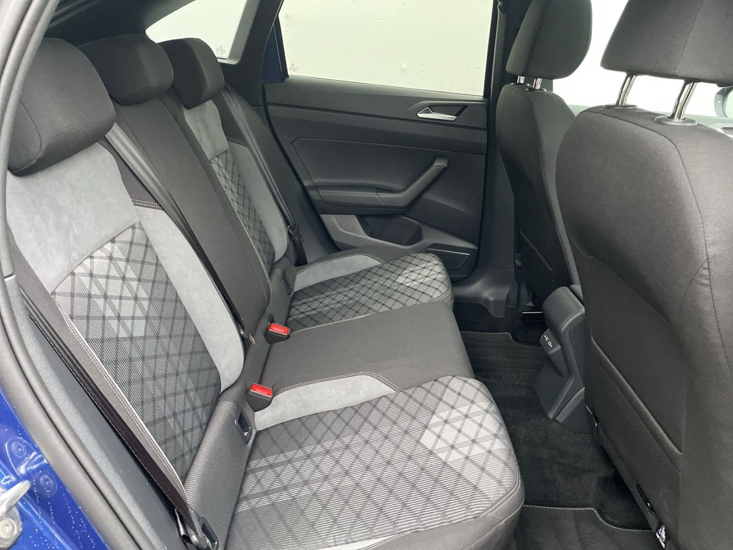 Volkswagen Taigo 1.0 TSI DSG R-Line Style