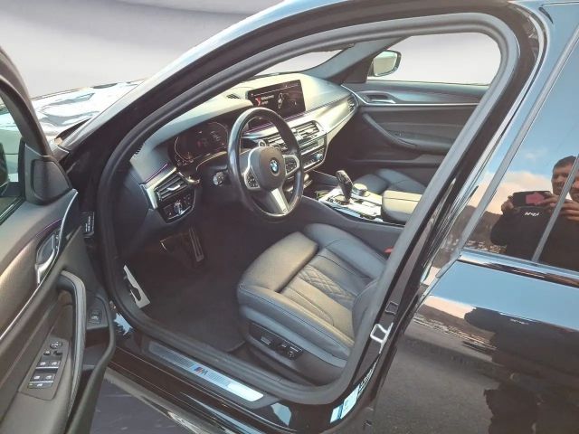 BMW 530 530d M-Sport Touring xDrive