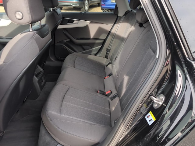 Audi A4 35 TFSI Avant S-Tronic