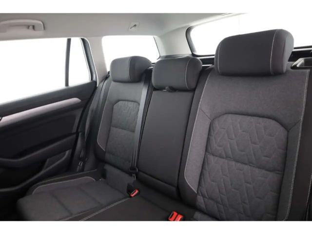 Volkswagen Passat 1.5 TSI Business DSG Variant