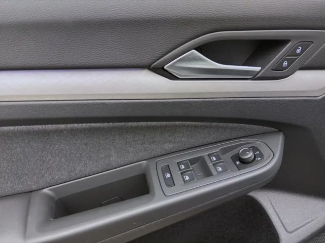 Volkswagen Golf 1.0 TSI IQ.Drive Life Variant