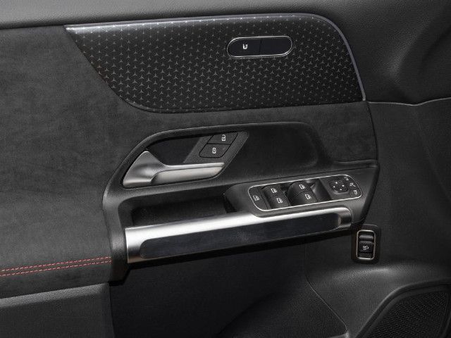 Mercedes-Benz GLB 180 