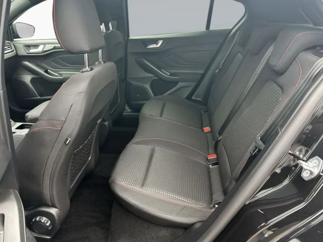 Ford Focus EcoBoost ST Line