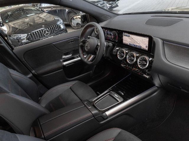 Mercedes-Benz GLA 180 AMG Line