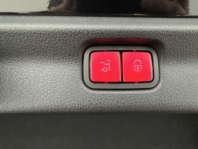 Mercedes-Benz EQE 300 Electric Art Sedan