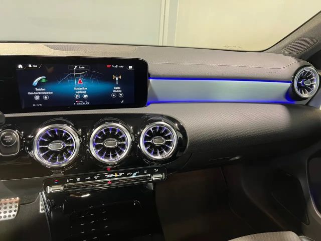 Mercedes-Benz A 250 A 250 e AMG Line