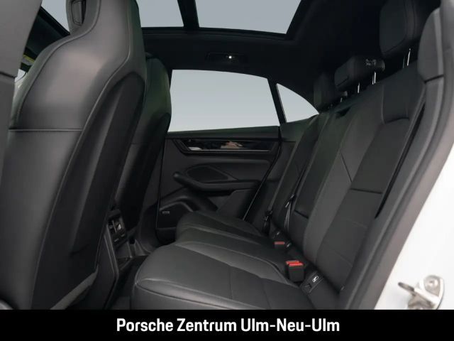 Porsche Macan Surround View BOSE Luftfederung 21-Zoll