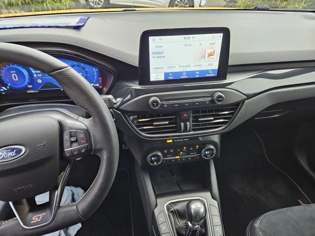 Ford Focus EcoBoost ST Line