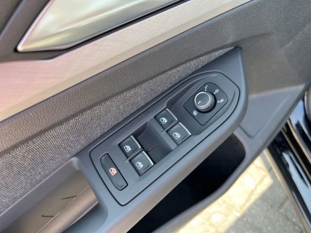 Volkswagen Golf 1.5 TSI Golf VIII Life