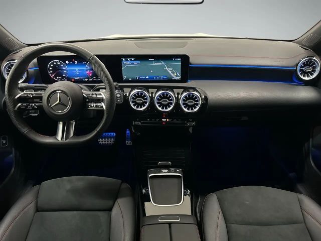 Mercedes-Benz CLA 180 AMG Line Coupé