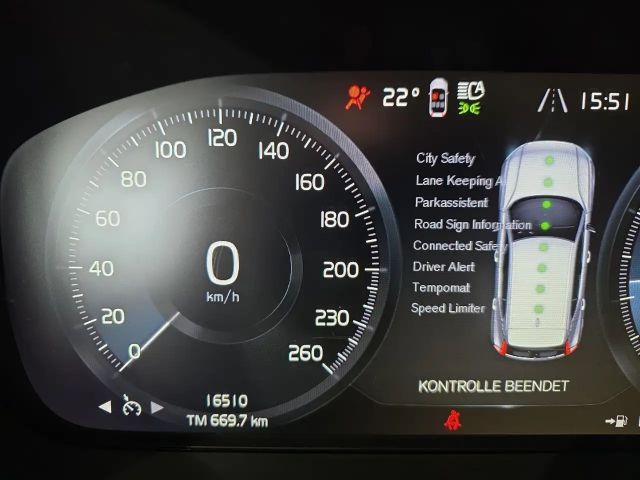 Volvo XC40 Core Momentum