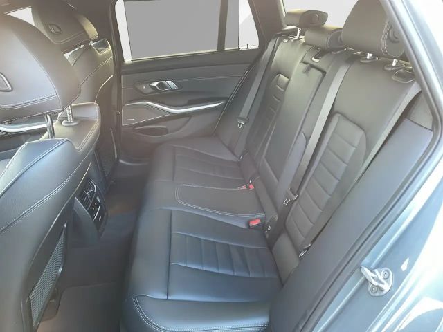 BMW 330 330i M-Sport Touring xDrive