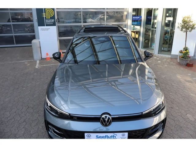 Volkswagen Passat IQ.Drive R-Line Variant