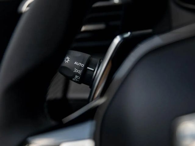 Peugeot 2008 136 PK | Navi | Keyless | Apple Carplay | Parke...