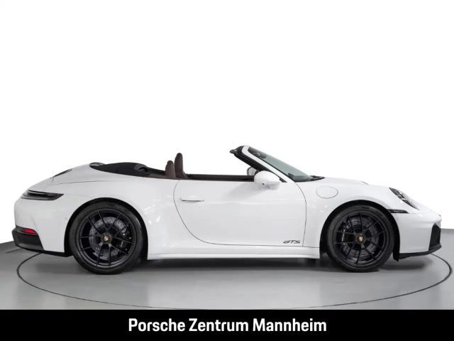 Porsche 992 4 Cabrio Carrera GTS