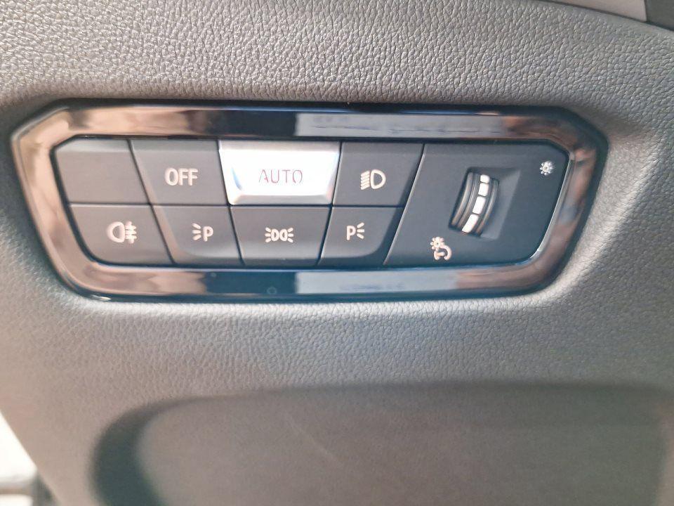 BMW 330 330i Touring xDrive