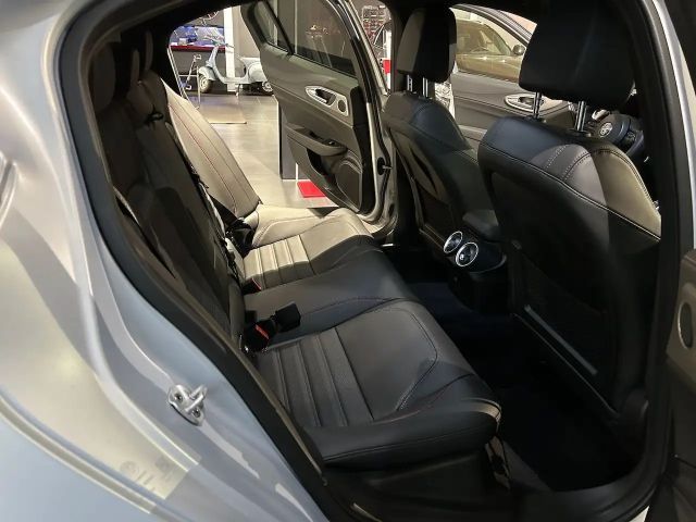 Alfa Romeo Giulia Q4