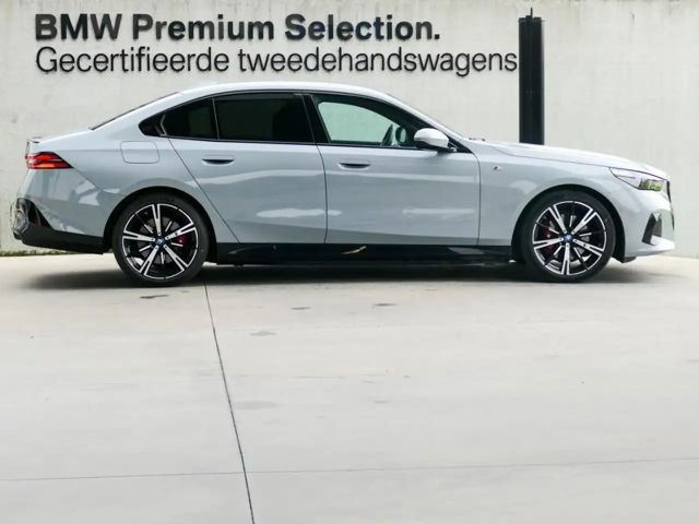 BMW 530 530e M-Sport Sedan