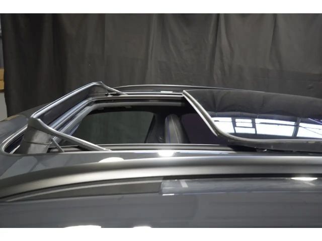 Volkswagen Tiguan R-Line Style