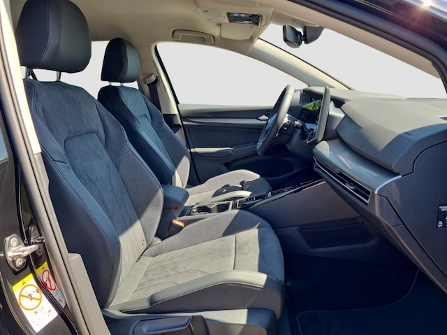 Volkswagen Golf 1.5 l eTSI MATRIX Nav AHK Winterpaket