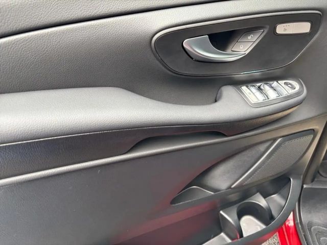 Mercedes-Benz V 220 4MATIC V 220 d