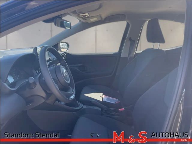 Toyota Yaris 1.0 VVT-i Basis