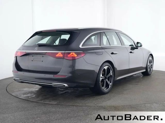 Mercedes-Benz E 220 AVANTGARDE E 220 d Estate