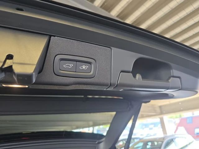 Volvo XC60 AWD Dark Plus