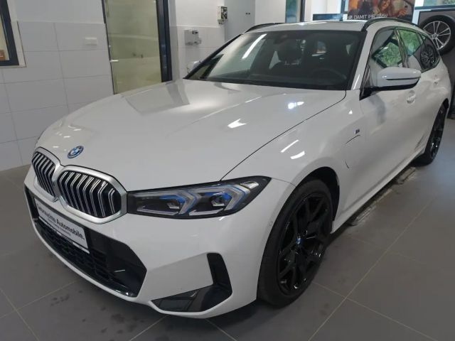 BMW 330 330e M-Sport xDrive