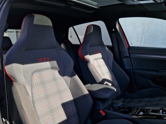 Volkswagen Golf 2.0 TSI DSG Golf VIII