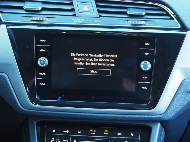 Volkswagen Touran 1.5 TSI DSG IQ.Drive R-Line