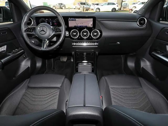 Mercedes-Benz B 180 AHK+PANORAMA+SPURHALTE+MBUX+LED+KAMERA+17"