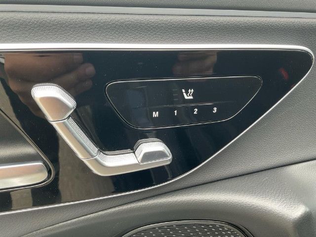 Mercedes-Benz E 220 AMG Line E 220 d Sedan