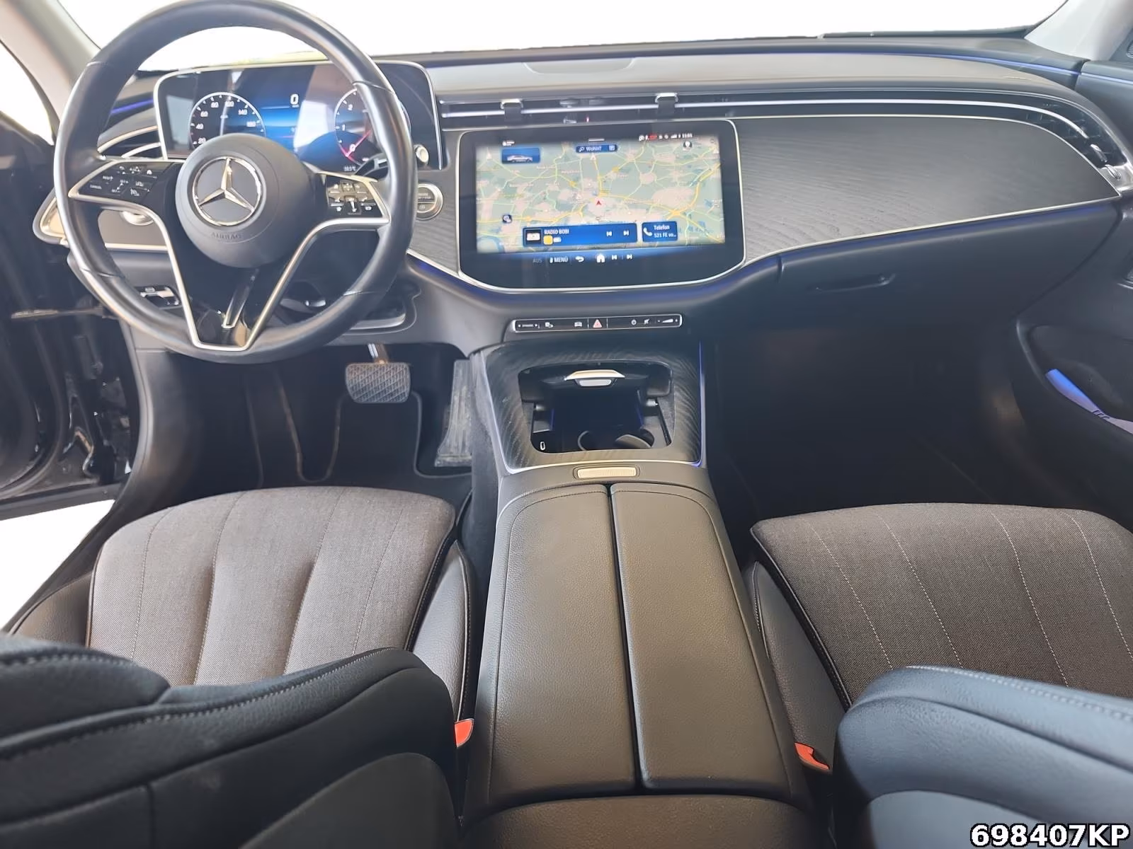 Mercedes-Benz E 220 AVANTGARDE E 220 d Sedan