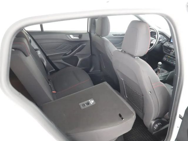 Ford Focus EcoBoost ST Line