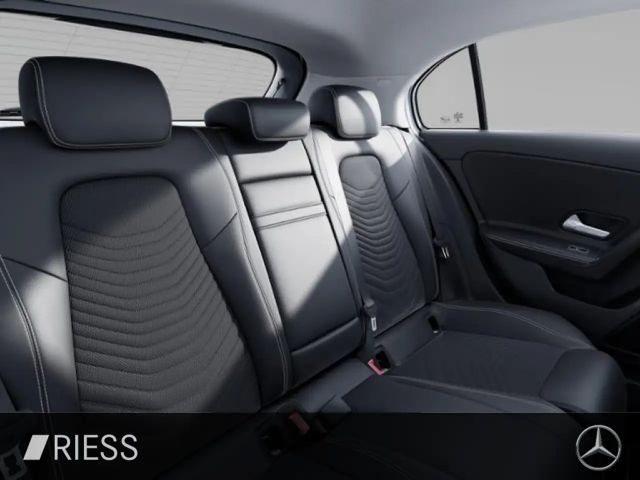 Mercedes-Benz A 250 A 250 e