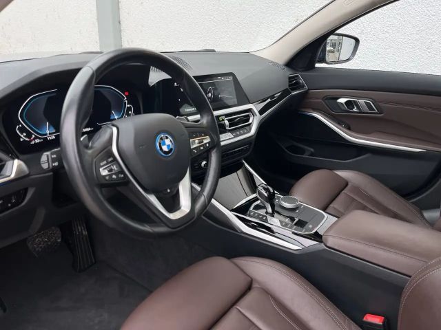 BMW 330 330e Touring xDrive