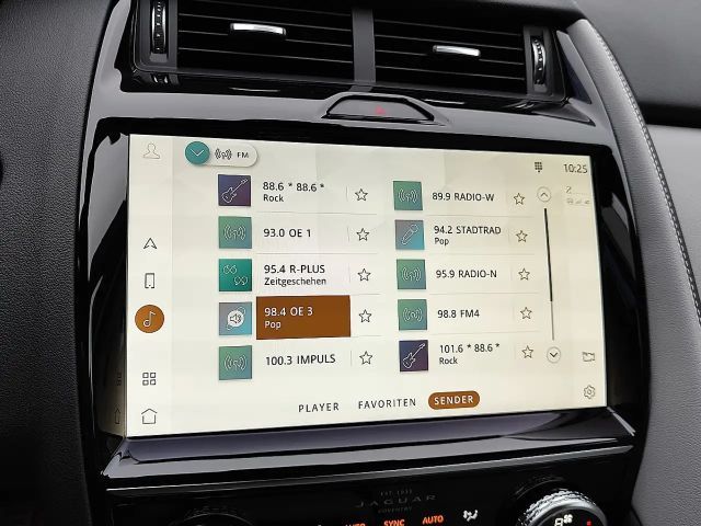 Jaguar E-Pace AWD P300e R-Dynamic SE