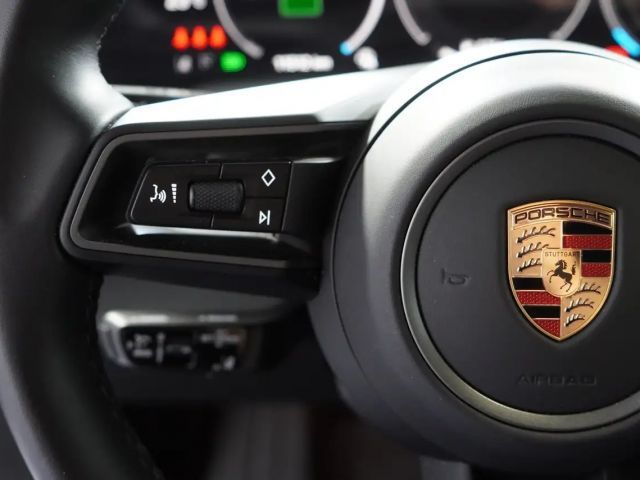 Porsche Taycan 4 Cross Turismo