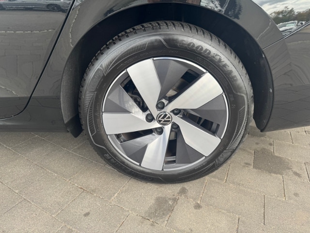 Volkswagen Passat 1.5 eTSI DSG Variant