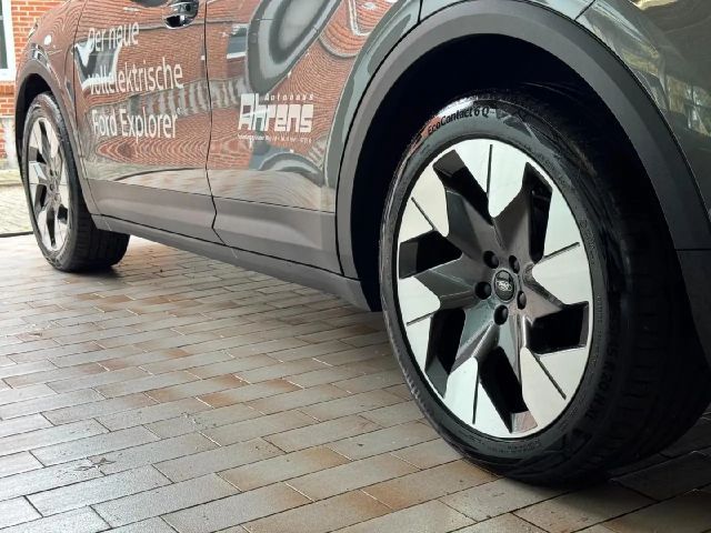 Ford Explorer Premium RWD