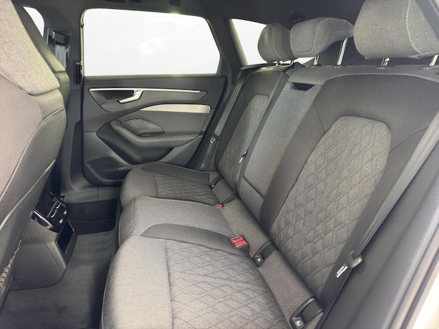 Audi A6 Avant Quattro S-Tronic