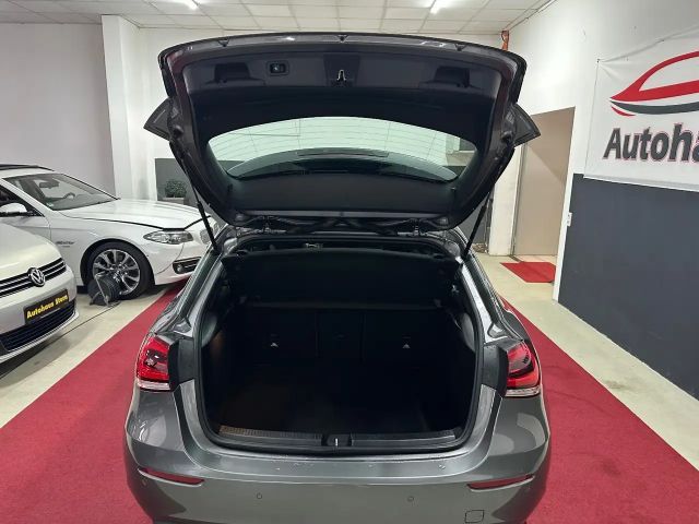 Mercedes-Benz A 250 *Carplay*LED*Kamera*Pano-Schiebe*